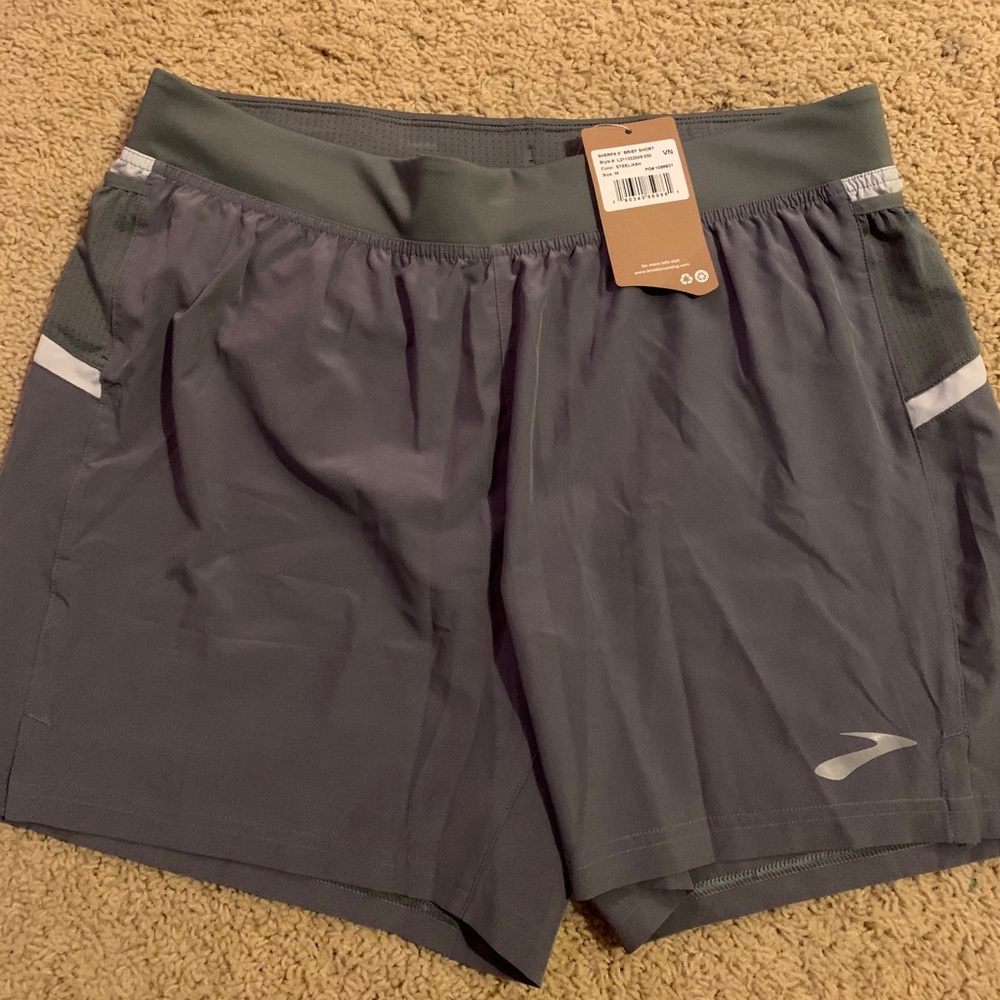 NWT Brooks Men’s Sherpa 5” shorts, Medium